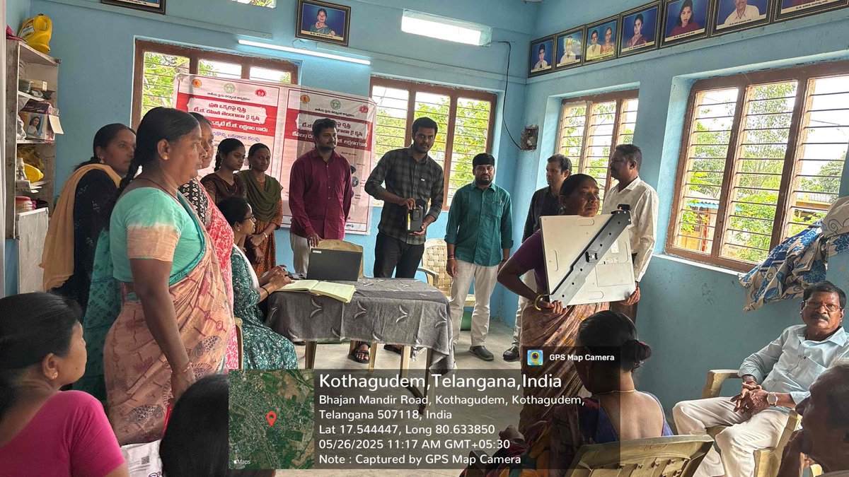 TbBhadrachalam's tweet image. #TUjulurupadu Gowtham Nagar HWC collected sputum samples from #PresumptiveTB.Dr Rakesh MO explainedTBsymptoms,diagnosis, TPT,PMTBMBA,NPY,IGRA tests.used the *AI Artificial Intelligence-enabled @Prognosys_info #handheldXray device provided with the support of the @Collector_BDD