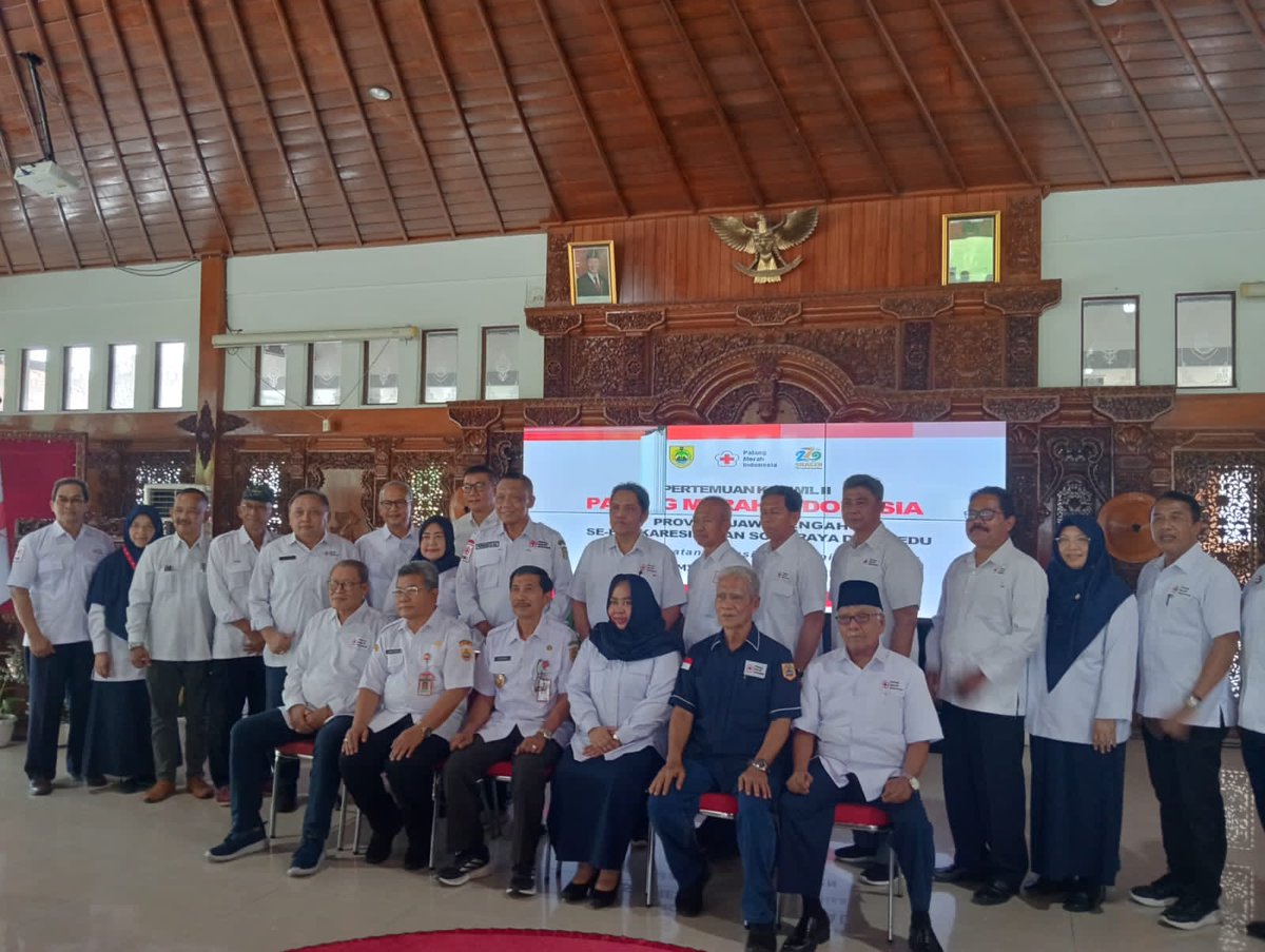 Rabu, 28 Mei 2025 Palang Merah Indonesia (PMI) Kabupaten Klaten turut hadir dan berperan aktif dalam kegiatan Pertemuan Koordinator Wilayah (Korwil) II PMI Provinsi Jawa Tengah se-Eks Karesidenan Solo Raya dan Kedu, yang diselenggarakan di Pendopo Rumah Dinas Bupati Sragen.