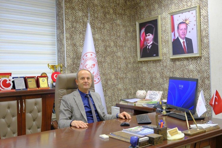 olay18com's tweet photo. İL MİLLİ EĞİTİM MÜDÜRÜ ÖZTÜRK’ÜN ACI KAYIBI https://t.co/nzcJekqeNt 
@MemCankiri @Muammer12877572 #AfetÇeç #Vefat #Merhume #Başsağlığı https://t.co/U8Gz6sQiwE