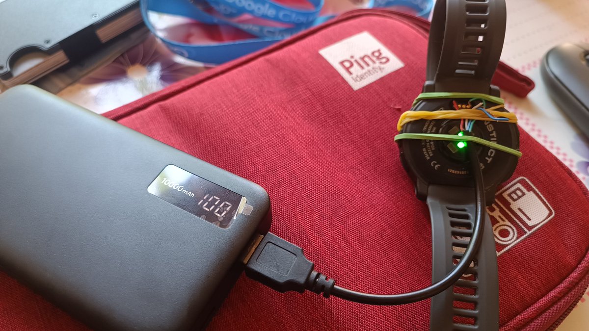 rezdrake's tweet photo. Emergency charging.

Bila kau lupa bawa charger cable balik kampung. Terpaksa improvise.

#GarminInstinct2 https://t.co/Stl53eAcSC