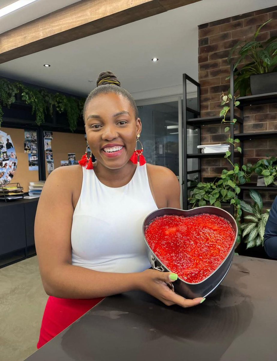 visse_ss's tweet image. The Olerato case? It's tragic. Horrific. But let me say the thing nobody wants to admit: South African women don’t want to take accountability in anything. Everything is always our fault ..; SA men. We get dragged, slandered, cursed out the second something like this happens,…