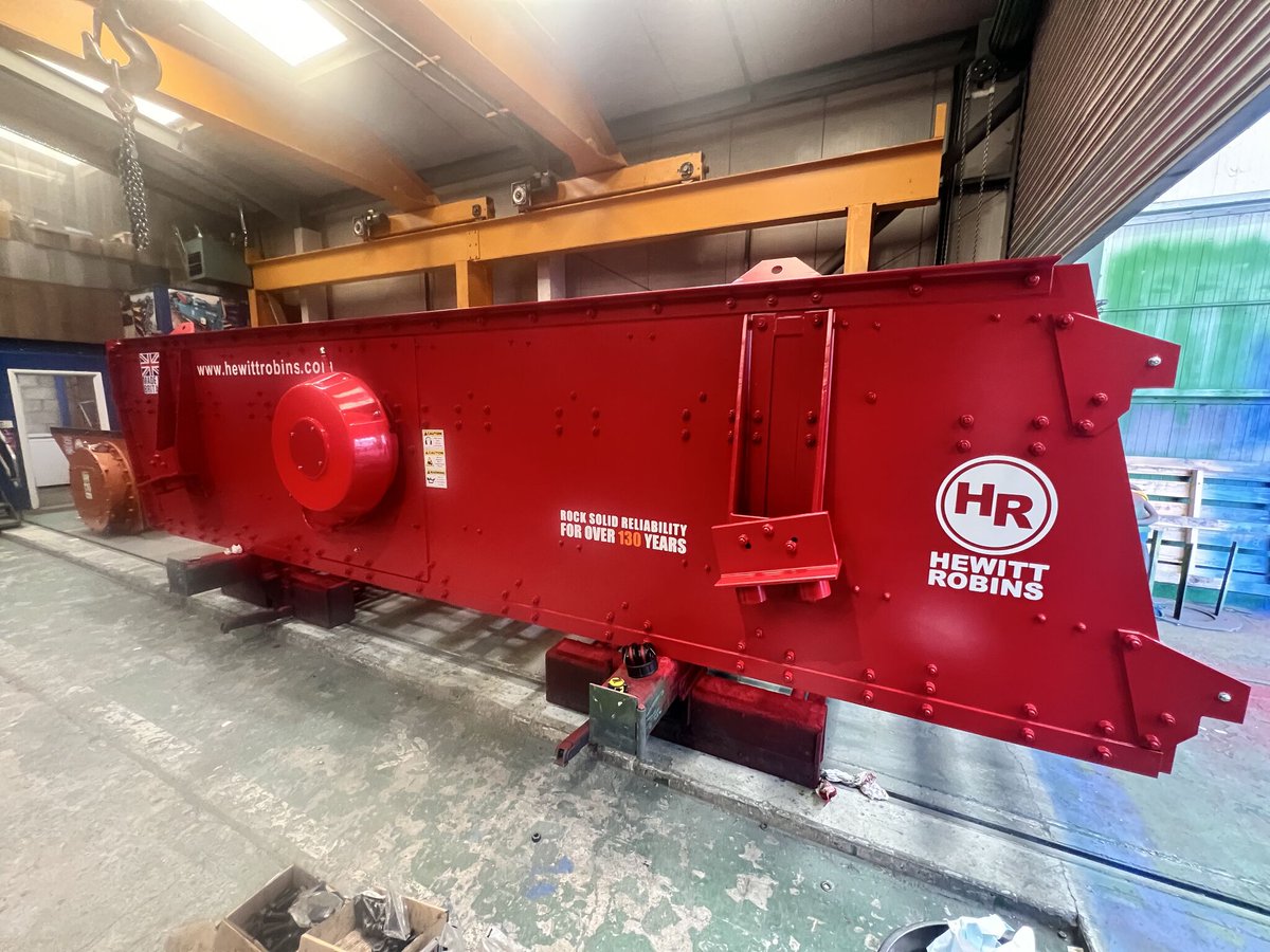 HewittRobinsLtd's tweet image. This Hewitt Robins 2m wide x 6m long, double deck, Inclined Screen was recently shipped to one of the busiest quarries in Cumbria.

The installation of this machine took place over the Bank Holiday weekend.

#hewittrobins #madetomeasure #vibratingscreen #ukmanufacturing