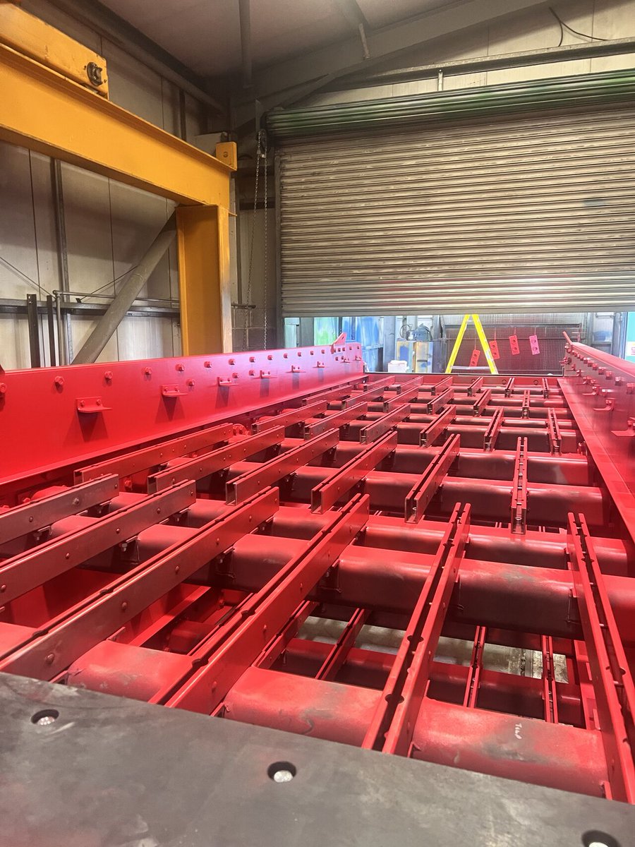 This Hewitt Robins 2m wide x 6m long, double deck, Inclined Screen was recently shipped to one of the busiest quarries in Cumbria.

The installation of this machine took place over the Bank Holiday weekend.

#hewittrobins #madetomeasure #vibratingscreen #ukmanufacturing