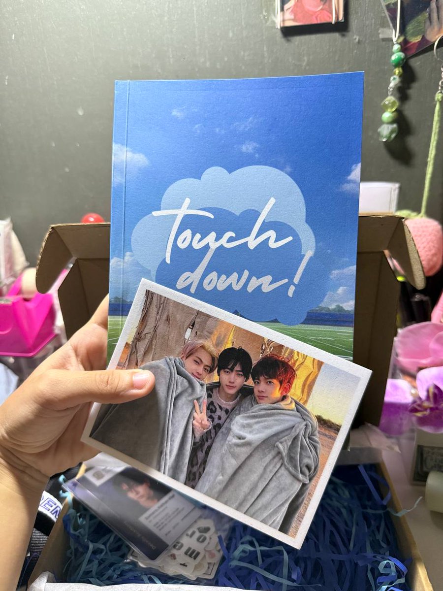 kzyeuvi's tweet photo. MY BABIES ARE FINALLY HOME! ❤️🩹 super thankful to the sponsor, and huge thanks as well to mx @doscribbles 🫶 mas excited pa pinsan ko akala mo siya 'yung nanalo!
grateful beyond words — thank you po ulit!
#TouchdownLanded
#KhaiSiahZyTakesTheField
#whathaffenjosiknowkhaisiahryt https://t.co/nilqKzszrg