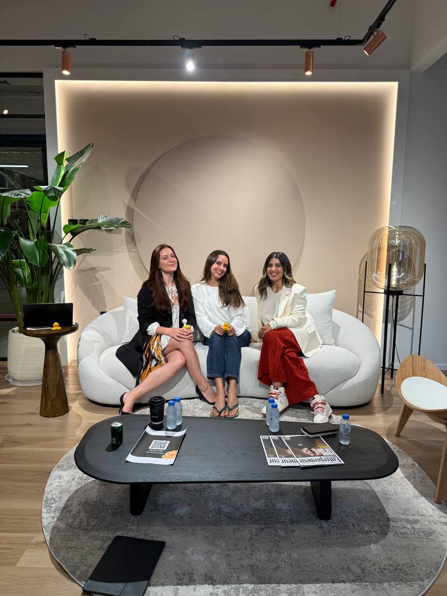 One room, 3 Muses, Valuation vs. Validation 🍃

What a pleasure hosting the Muses! 
You haven't seen the Livestream yet?

Time to check it out 👇
x.com/HarmonyMuses/s…

Thanks to <a href="/DWFLabs/">DWF Labs</a> for hosting us, and creating this amazing summary! 

Off to the next 🍃
Be a muse!
