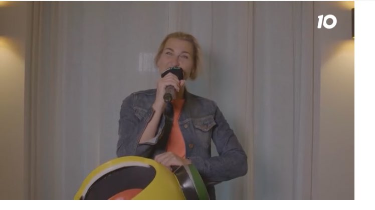 De Lach van 10
Barbara de Loor, I knew it!
<a href="/radio10nl/">Radio 10</a> #delachvan10