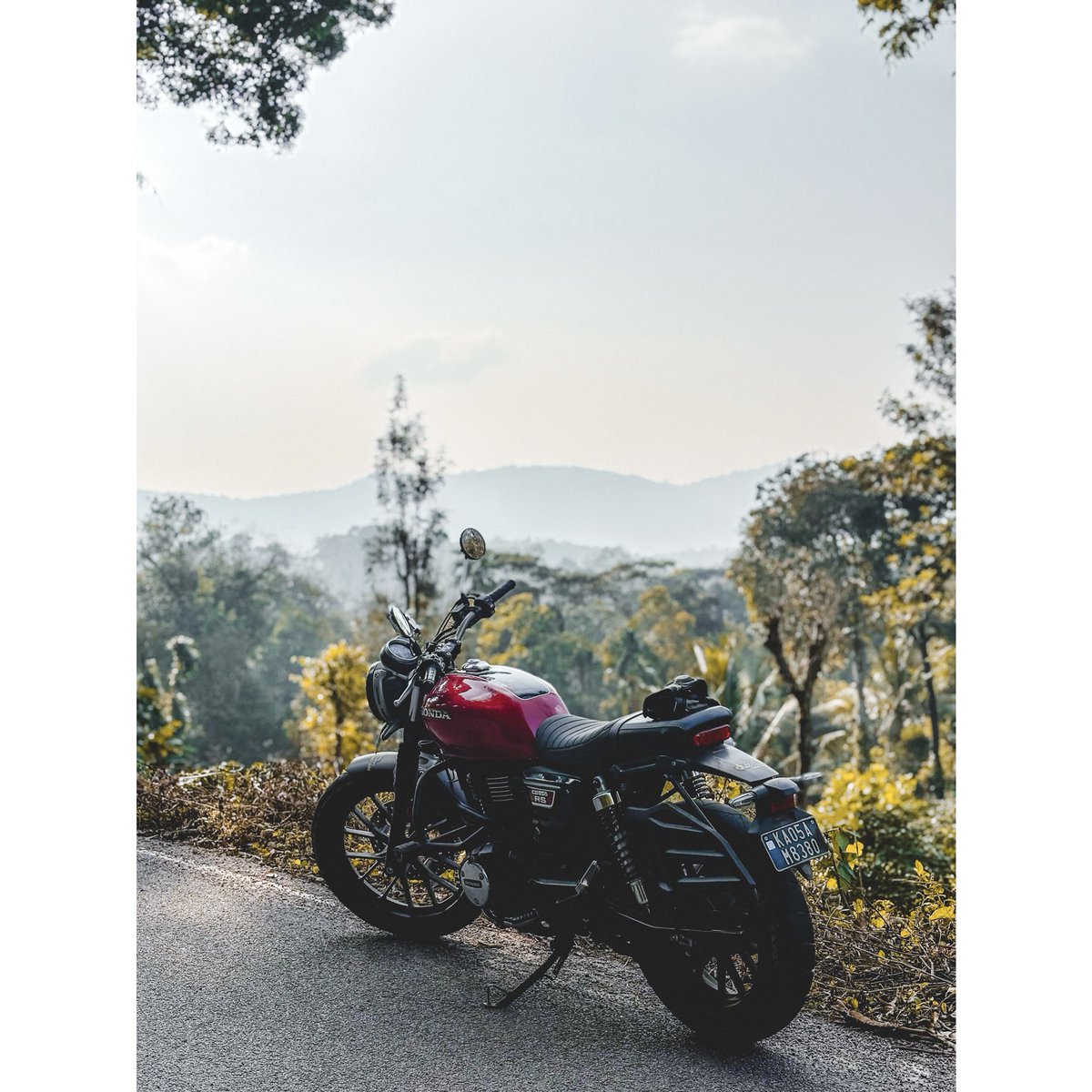suman_manutd's tweet image. Mountains ahead, worries behind.
#ridetoexplore #wanderlustonwheels #openroadadventures #twowheellife #twowheeljourney #milesandmountains #bikerlife #roadtripvibes #instamoto #photooftheday #mountains #incredibleindia #shotoniphone