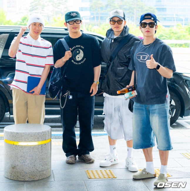 BTOBSupports's tweet photo. [PRESS] 250528 #BTOB at Gimpo Airport on their way to Japan for ASEA (Asia Star Entertainer Awards) 2025

https://t.co/fsmgZtvJfV
https://t.co/S6LBM4aH8S
https://t.co/FpkJ7lLeB3
https://t.co/XKVgzYJjm4

#비투비 
@OFFICIALBTOB @BTOBCOMPANY https://t.co/M0jV3Penft