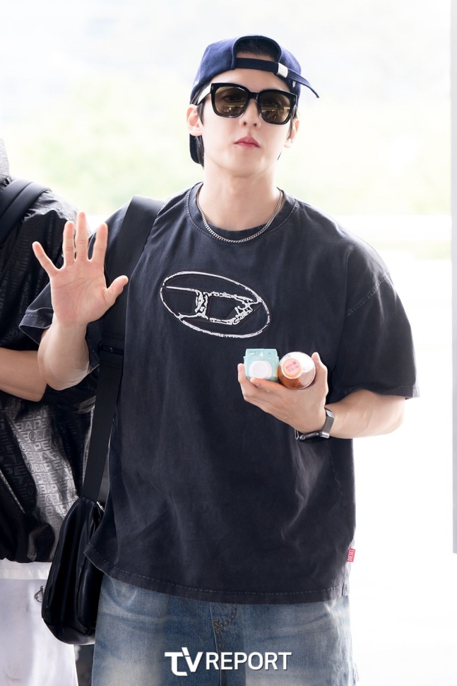 BTOBSupports's tweet photo. [PRESS] 250528 #BTOB at Gimpo Airport on their way to Japan for ASEA (Asia Star Entertainer Awards) 2025

https://t.co/4BHA3aTdw2
https://t.co/c3vGhWwJf7
https://t.co/6owSlDpEHs

#비투비
@OFFICIALBTOB @BTOBCOMPANY https://t.co/V2a5a1h8LW