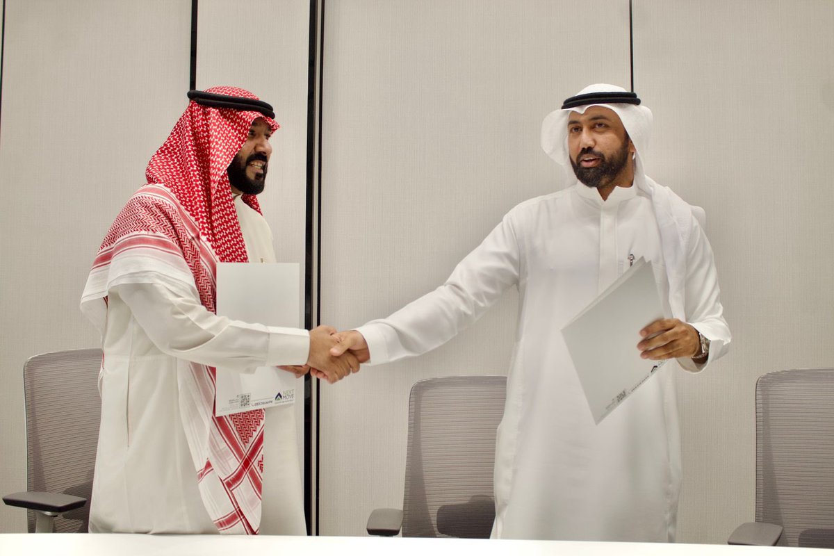 PodcastRaaf's tweet photo. تدشين بودكاست راف – من سكاكا، حيث نبدأ الحكاية من قلب منطقة الجوف، وتحديدًا من مقر شركة نكست موف للاستثمار، أطلقنا أولى خطوات بودكاست راف، مساحة صوتية نحكي فيها عن الطموح، الريادة، والتجارب الحقيقية من واقع منطقتنا، حيث نبحث عن الأصوات التي تصنع أثر.

#بودكاست_راف | #نكست_موف | #سكاكا | #ريادة_أعمال | #الجوف | #السعودية_العظمى 
#الجوف 

@nextmove2050