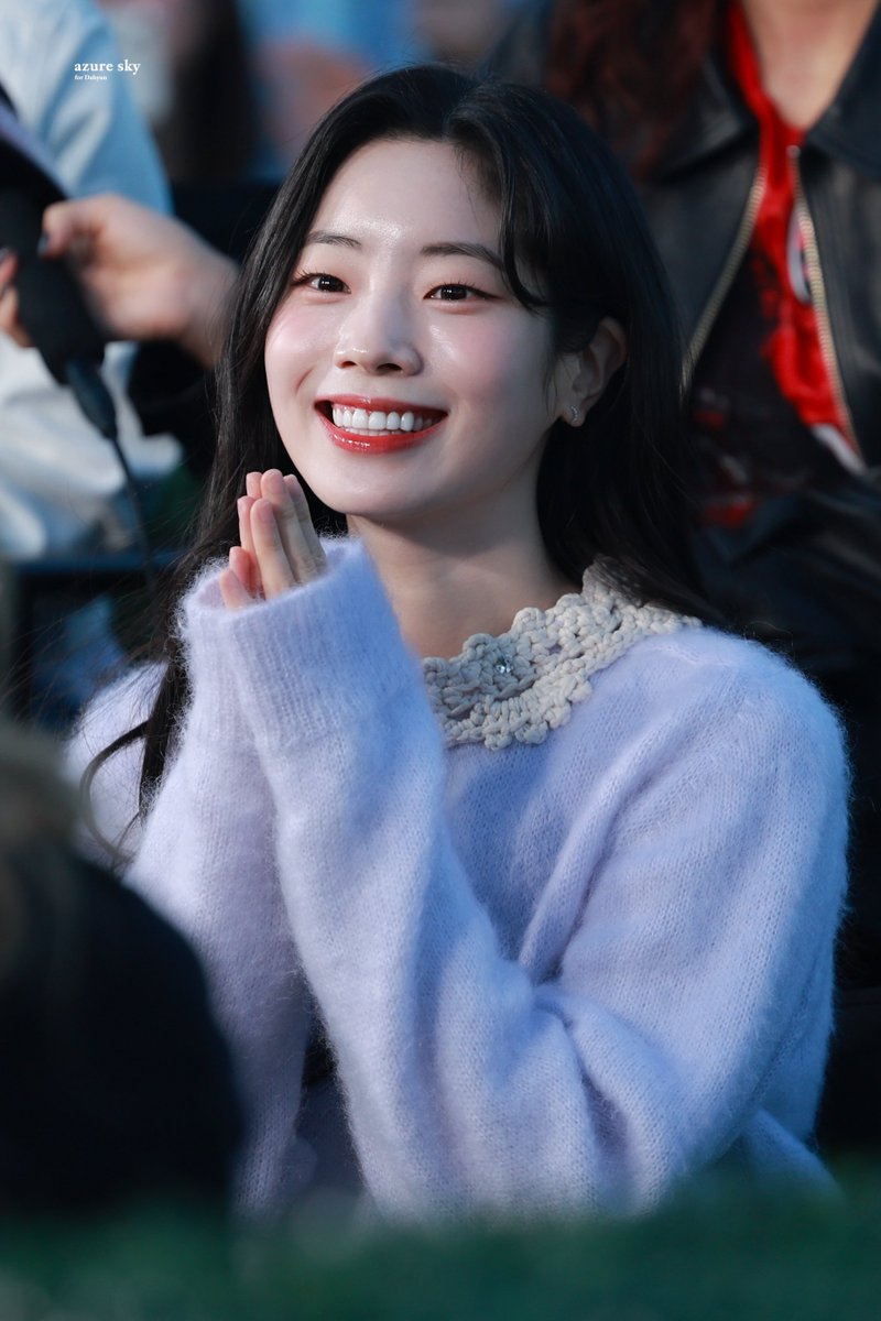 𝐚𝐳𝐮𝐫𝐞 𝐬𝐤𝐲 ☁️ tweet media