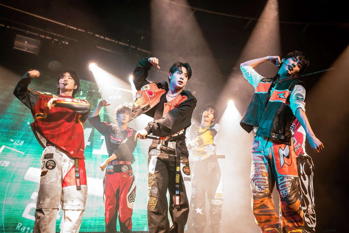 Thank you for the incredible support at EVNNE’s ‘SET N GO’ Tour stop in Sydney💙

📸 SVIP &amp; VIP phot are now officially released – spot yourself with the boys!

🔗 Link in bio 

#EVNNE #이븐
#2025EVNNECONCERT
#SET_N_GO_TOUR