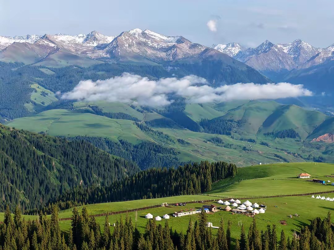 新疆伊犁河谷特克斯县境内的喀拉峻草原风光～
#Xinjiang