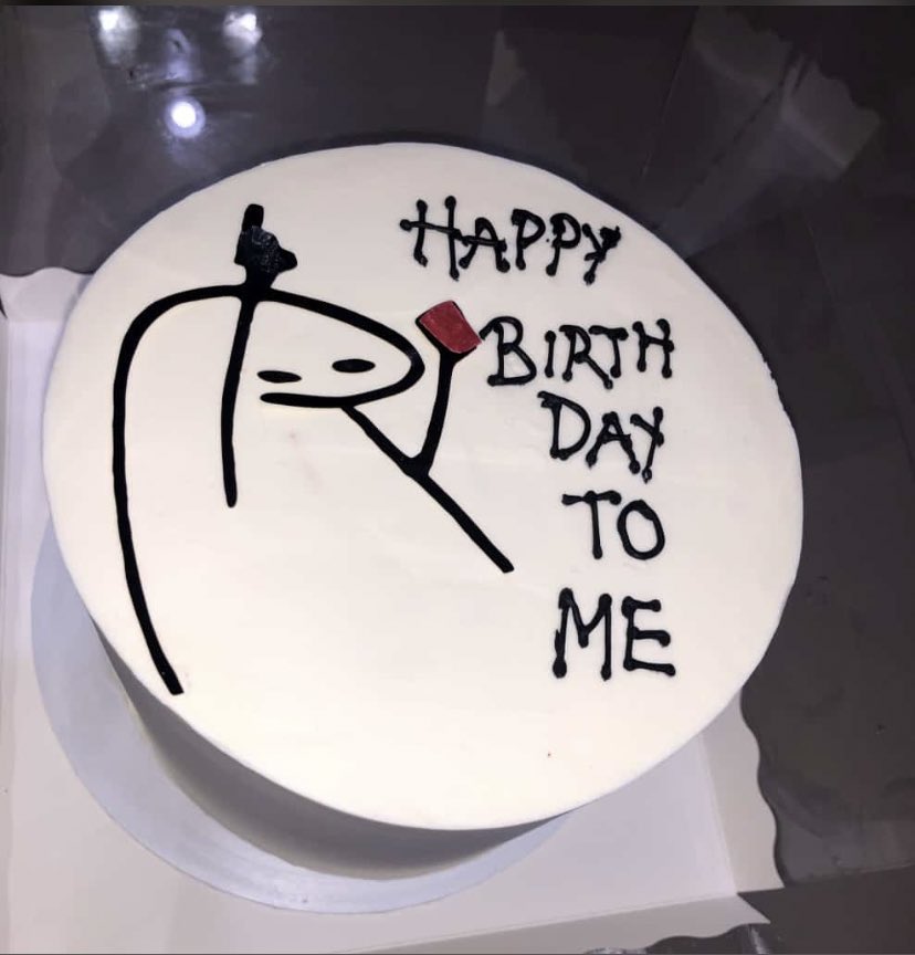 EvergreenUmoh's tweet image. Here's to growth, self-love, and making the most of every moment. Cheers to me!🎉😌🙂‍↔️🥂🍾