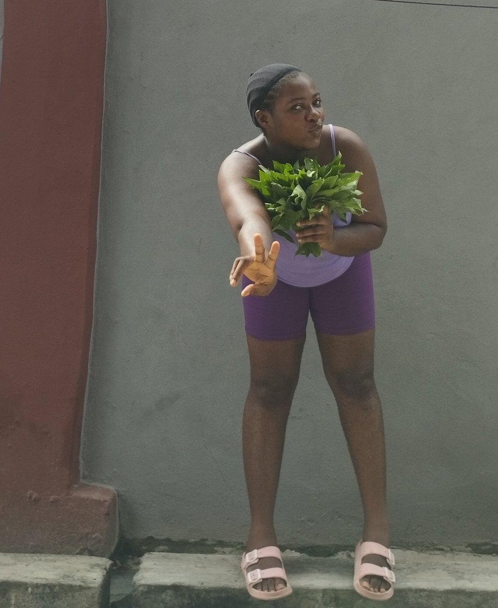 EvergreenUmoh's tweet image. Here's to growth, self-love, and making the most of every moment. Cheers to me!🎉😌🙂‍↔️🥂🍾