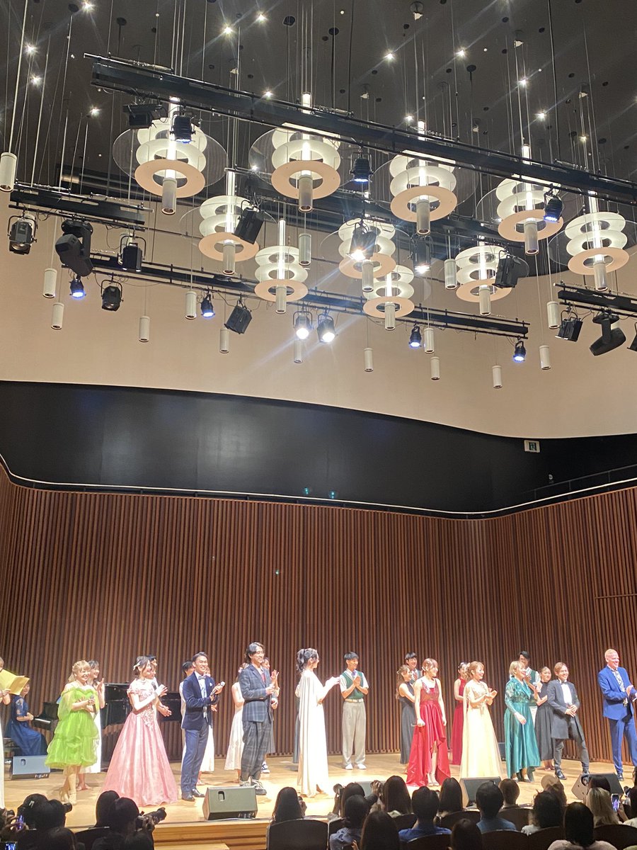sara125K's tweet photo. かずはさん御出演の
Sound of Luxury
拝見して参りました✨✨
ディズニーMashupやブロードウェイの曲などもあり豪華な夜を過ごせました🫶

途中、サンラグオリジナルソングの
ある歌詞を聞いてうるっときてしまいました🥲
やっぱり歌の力って素晴らしい🎙✨✨
#サンラグ https://t.co/Mek1O84pFU