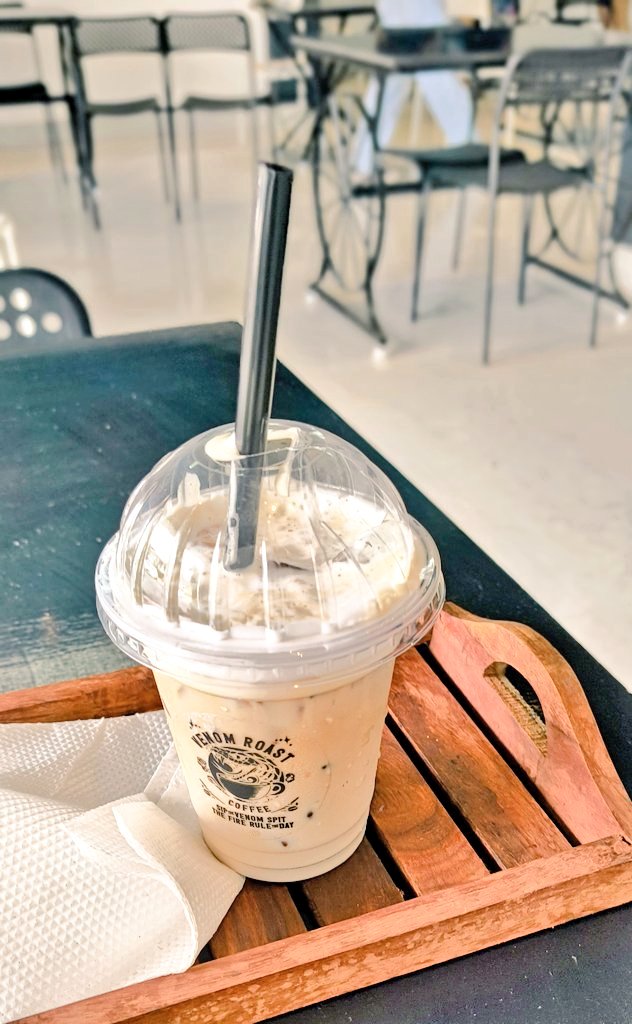 liftyouverymuch's tweet image. Joys of WFH - I get to take long breaks.Also,great place to sit and chill alone or with frens.

The even hv a fusbal!

#Weekday #WorkFromHome #Manipur