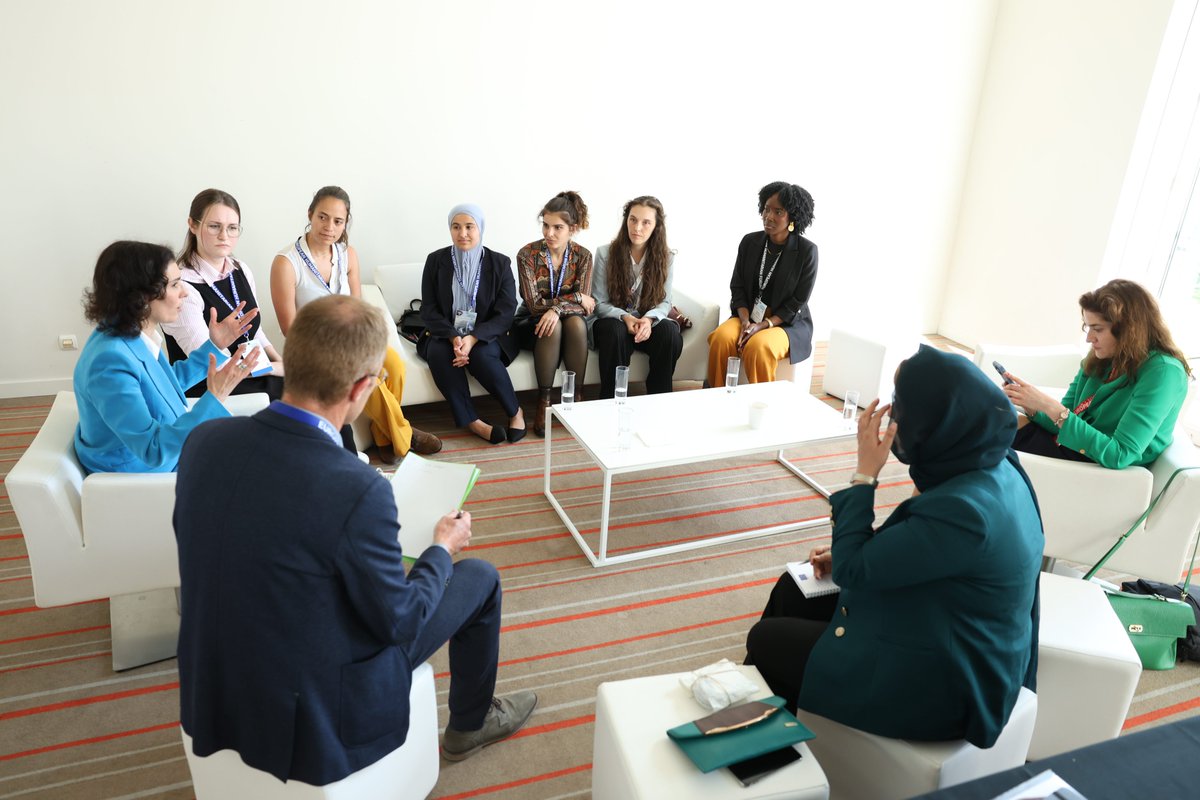 Enabel_Belgium's tweet image. 🌍 At #EHF2025, Enabel’s collagues, Charlotte &amp;amp; Indra, joined young humanitarians in dialogue with @hadjalahbib. 🇪🇺
They stressed the importance of acting in fragile contexts &amp;amp; strengthening local systems beyond crisis response.
🙏 Thanks @EU4BE &amp;amp; @eu_echo for the organisation!