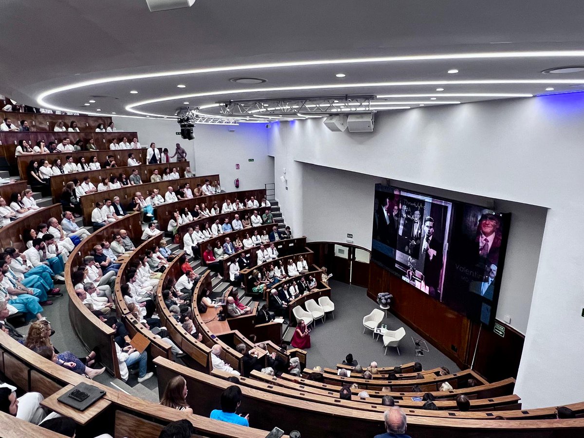 Fundación Jiménez Díaz (@hospital_fjd) on Twitter photo Comienza en nuestra Aula Magna la charla "Valentín Fuster, siempre adelante", a cargo del Dr. Valentín Fuster, director general del <a href="/CNIC_CARDIO/">CNIC</a> y director médico del <a href="/MountSinaiNYC/">Mount Sinai Health System</a>, y el Dr. <a href="/Borjaibanez1/">Borja Ibanez</a>, cardiólogo de nuestro centro y director científico del CNIC Comienza en nuestra Aula Magna la charla "Valentín Fuster, siempre adelante", a cargo del Dr. Valentín Fuster, director general del <a href="/CNIC_CARDIO/">CNIC</a> y director médico del <a href="/MountSinaiNYC/">Mount Sinai Health System</a>, y el Dr. <a href="/Borjaibanez1/">Borja Ibanez</a>, cardiólogo de nuestro centro y director científico del CNIC
