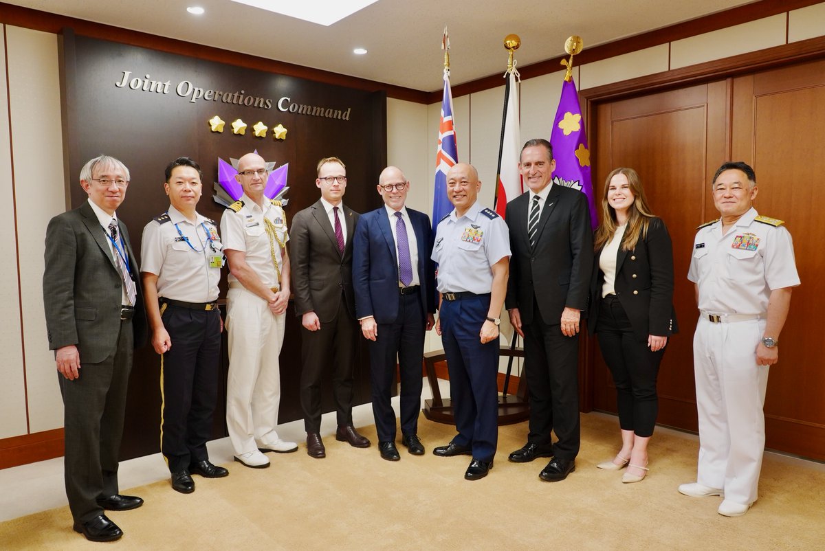 jjoc_pa's tweet image. 5月26日、統合作戦司令官はNZ国防省次官及び駐日ニュージーランド大使の表敬を受けました。インド太平洋地域における情勢認識を共有するとともに、多国間防衛協力・交流の重要性について確認し、日ニュージーランドの防衛協力・交流を一層発展させていくことで一致しました。
#JJOC