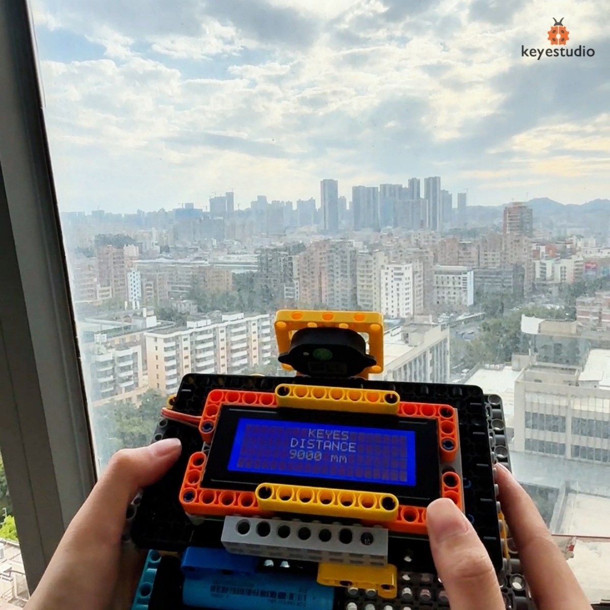 KeyestudioRobot's tweet image. #keyestudio🐞
Say hello to our DIY Laser Distance Meter! 🎉🧱 With a laser sensor, Arduino, and a display, measuring things has never been cooler. Perfect for curious minds and makers of all ages!
#arduino #arduinoproject #AI #intelligent #display #programming #Technology #toys…