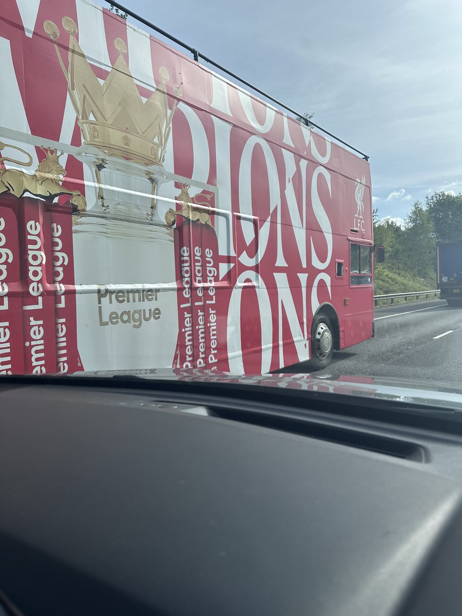 Ellrobbo's tweet photo. @TheRedmenTV Empty parade bus on the motorway as I headed home to Norfolk. 😂 https://t.co/46yTGp0y6c