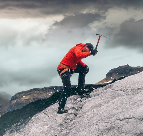 Et si les Français se cotisaient pour offrir un piolet à François Bayrou? Le Premier ministre pourrait ainsi se lancer dans son vieux  rêve: l'ascension de l'Himalaya budgétaire. Il y a urgence. 
#édito in <a href="/LesEchos/">Les Echos</a> 
lesechos.fr/idees-debats/e…