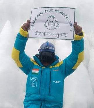 KumariDiya's tweet photo. राजस्थान के साहसी पर्वतारोही एवं विद्याधर नगर विधानसभा के निवासी हिम्मत सिंह जी राठौड़ को दुनिया की सबसे ऊंची चोटी माउंट एवरेस्ट पर तिरंगा फहराकर प्रदेश और देश का नाम रोशन करने पर हार्दिक बधाई एवं शुभकामनाएं।

उनका यह अदम्य साहस, संकल्प और देशभक्ति आने वाली पीढ़ियों को ऊंचाइयों को छूने की प्रेरणा देगी।