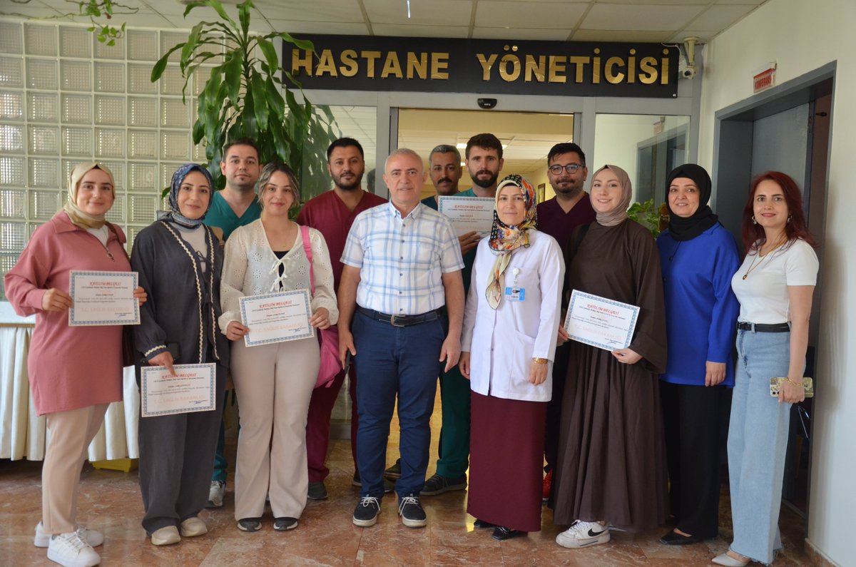 Hastanemizde düzenlenen ve 45 gün süren Yoğun Bakım Hemşireliği Sertifikasyon Programı’nı başarıyla tamamlayan kursiyerlerimize sertifikaları, idarecilerimiz ve eğitim hemşirelerimiz tarafından verildi.
<a href="/sanliurfaism/">Şanlıurfa İl Sağlık Müdürlüğü</a> 
<a href="/EyyupSeyhanl/">Eyyup Sabri şeyhanlı</a>