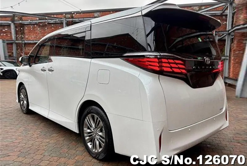 Car_Junction's tweet photo. 2025 Toyota Alphard – Elegance Redefined!

Engine: 2.5L Petrol
Transmission: Automatic

WhatsApp : https://t.co/YgGz8rx71H
Visit : https://t.co/k4hHO217IQ

#ToyotaAlphard2025 #LuxuryMPV #CarJunction #ElegantDrive #ComfortAndStyle #PremiumPerformance https://t.co/Gp9Lx8Msp1