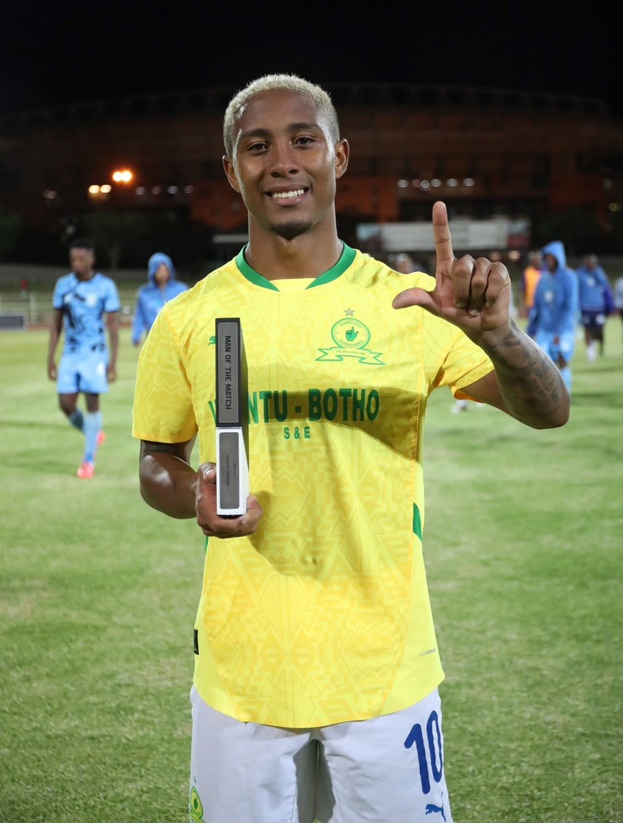 • 34 matches. 35 goal contributions — Youcef Belaïli (ES Tunis)

• 47 matches. 33 goal contribution — Lucas Ribeiro Costa (Mamelodi Sundowns)

Currently, these are the two players with most goals + assists in Africa. ✨

#africanfootball