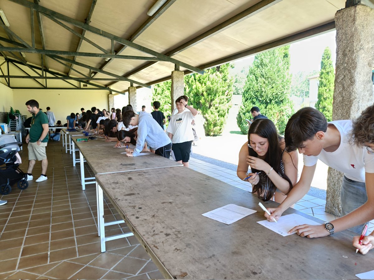 O fin de semana tivemos a final de Mates na Raia. Sesións lúdico matemáticas moi interesantes e divertidas: Roteiro por Tui, sesión nocturna con proba de Kahoot moi disputada, descenso do Miño e gincana. Grazas a <a href="/agapemaf/">agapema</a> por organizar estás actividades.