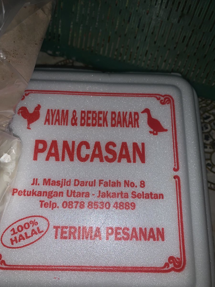 fadlyalfrssyy's tweet photo. top1 ayam bakar terenak https://t.co/yC9mJpOQir