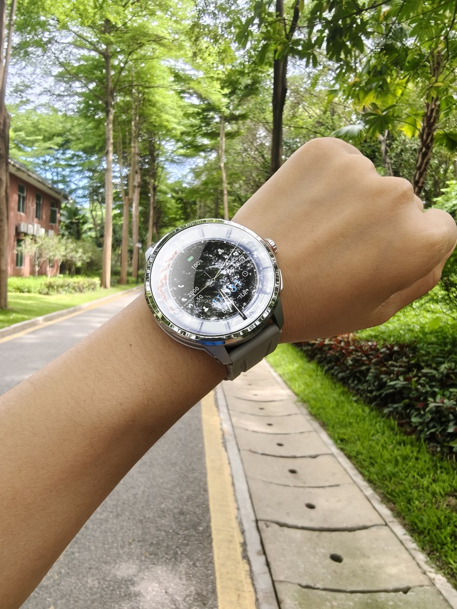 Rogbid_Official's tweet photo. No more bulky phones! #Rogbid #ModelR2Ultra offers 4G calling + fitness tracking in a slim, rugged smartwatch. Perfect for outdoor life—light, tough, and powerful!😍
Order now: https://t.co/ablNO9INSj
#4g #smartwatch #smartphone #game #tech #Android #design #fashion https://t.co/ik5KSIDYgQ
