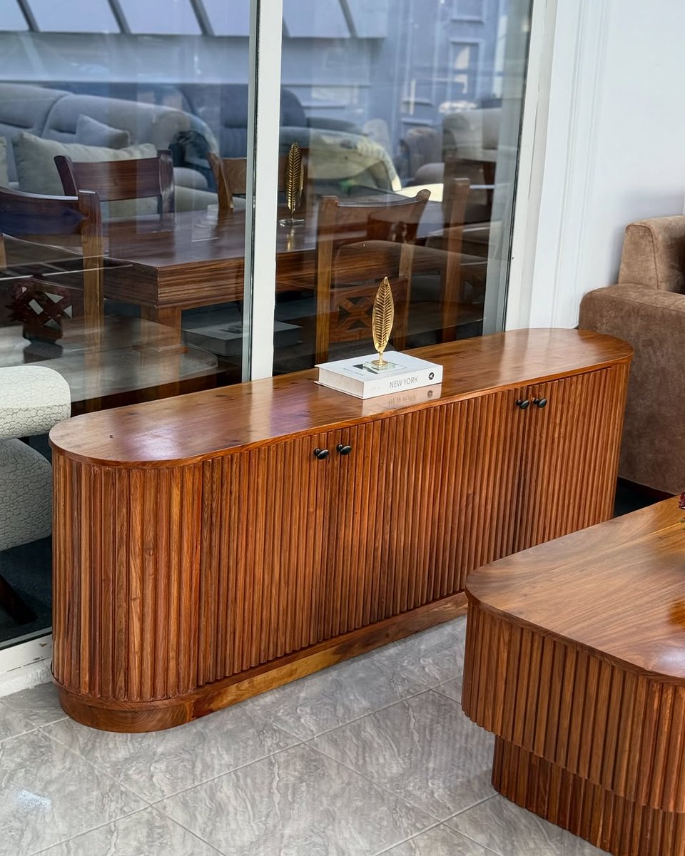 calidad_f_s's tweet image. A masterpiece that holds masterpieces🔥
#TVStandGoals #EntertainmentCorner #ScreenPerfection #HomeCinemaVibes #StyleMeetsFunction #BingeWatchStation #LivingRoomEssentials #ModernFurnitureMagic #ElevateYourScreen #WhereMoviesComeAlive #TVStandAesthetic #HomeStyleUpgrade