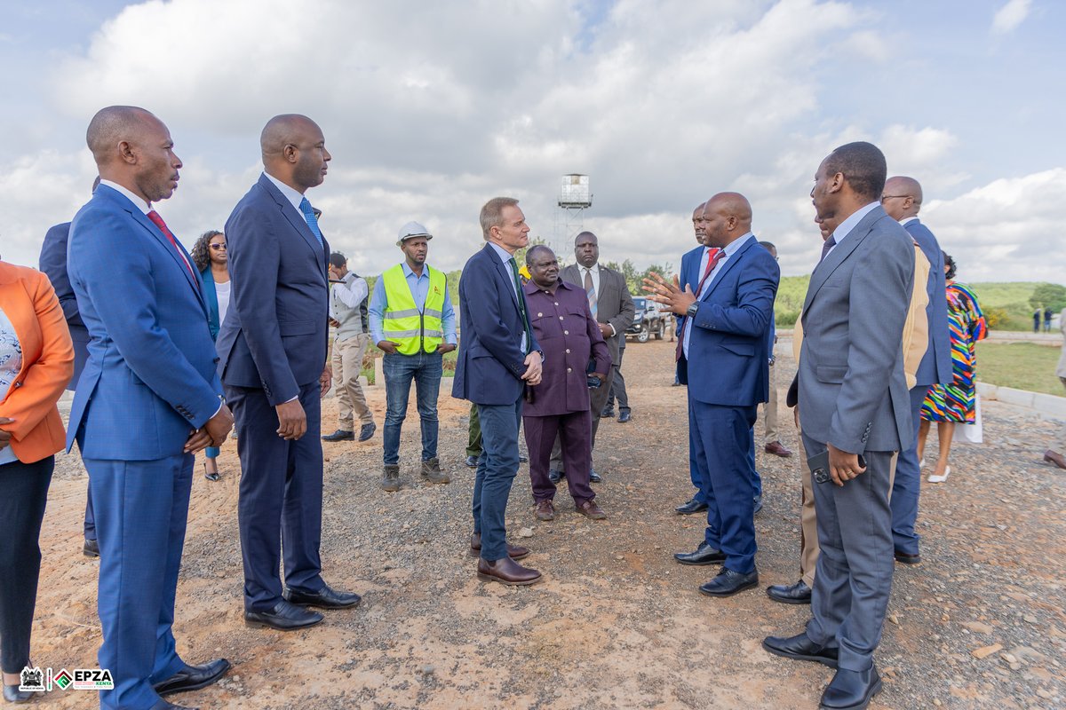 This morning, we had the honor of joining <a href="/HonKangata/">Irungu Kang'ata</a>, Governor, <a href="/MurangaGovt_021/">MURANG'A COUNTY GOVERNMENT</a>  in hosting H.E. Neil Wigan, the British High Commissioner to Kenya during his visit to the Kabati EPZ and the County Aggregation and Industrial Park.
The visit offered an opportunity to spotlight