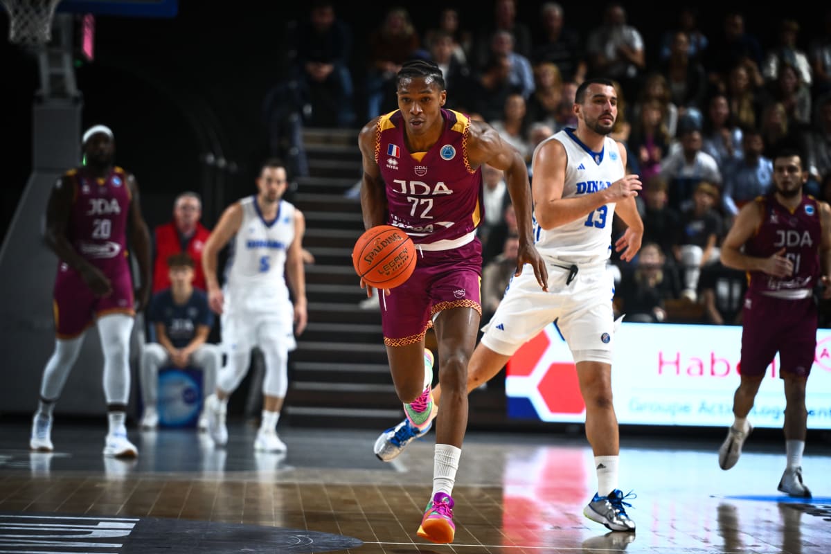 TheUpset_media's tweet image. Le Paris Basketball change de direction ❓

Alors que de nombreux départs sont à venir (Shorts, Ward, Hifi ?, Malcolm, Jantunen), les derniers bruits de couloirs annoncent plusieurs pistes : 

- Allan Dokossi (JDA Dijon) 
- Thijs De Ridder (Bilbao) 
- Mouhamed Faye (Reggio…