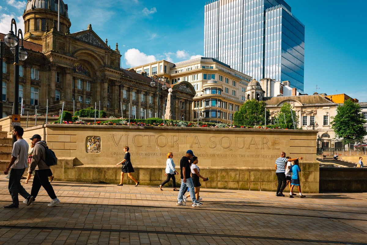 Sun's out, Brum's out! 🤩☀️🎪🍹

From picnics in the park and fabulous festivals to canalside drinks and delicious alfresco dining, Birmingham really is the place to be when the sun is shining!

Check out our summer guide to the city 👉 bit.ly/3QkublE