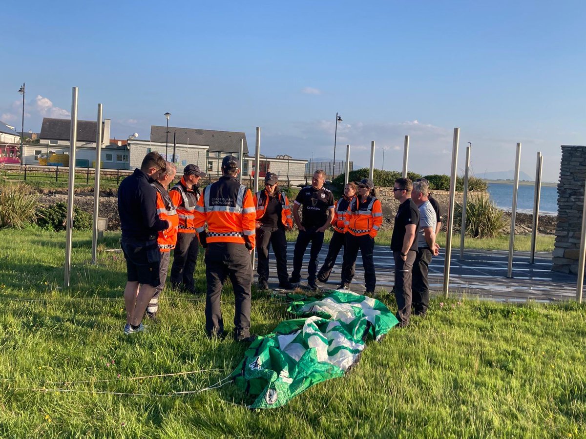IrishCoastGuard's tweet photo. On Tuesday 20th May, the Irish Coast Guard and @Ballyglass RNLI came together for a vital joint exercise at Ballyglass RNLI Station. 

The session included toolbox demonstrations for jet skis, wind surfing, and kite surfing, ensuring crews are prepared for all rescue scenarios. https://t.co/Qz9E2nhEFZ