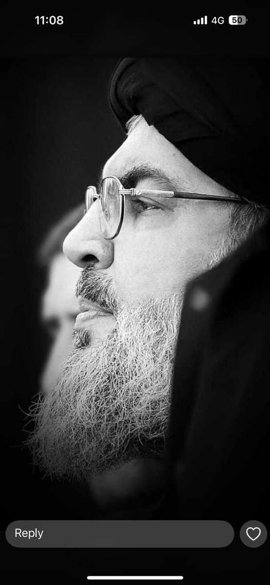 abbaszahry's tweet image. هيك تَرَكتنا ومشيت،
لهالدرجَة الجنّة بتِغرِي؟!
ما ودَّعت... ما حكيِت،
فَجأة رِحت...دغري!
بس خَبّروني
أنا، عن جَدّ، ما بكيت؟
زعلت مِنّك... غِرت مِنّك،
ما في مِتلك..ما في مِنّك،
كيف هيك مشيت؟
قالوا إنّك لمَّحت،
مَعقول بِجِملة توَدّعنا؟
قالوا إنّك صَرَّحت،
بس مَعقول بِكلمة توجّعنا؟