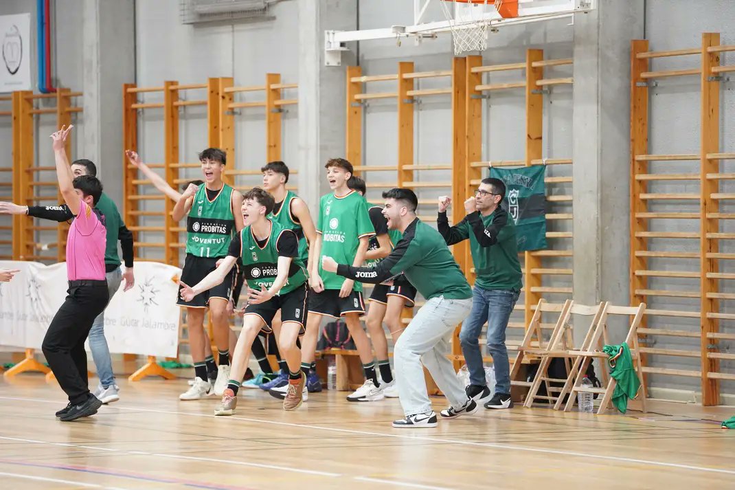 ddenko05's tweet photo. Acabem la temporada 🥈 de Catalunya u15

Temporada inolvidable i de gran nivell. Sempre gaudint del camí.
Gràcies 💚🖤 

25/26🔜 https://t.co/66329jsCeJ