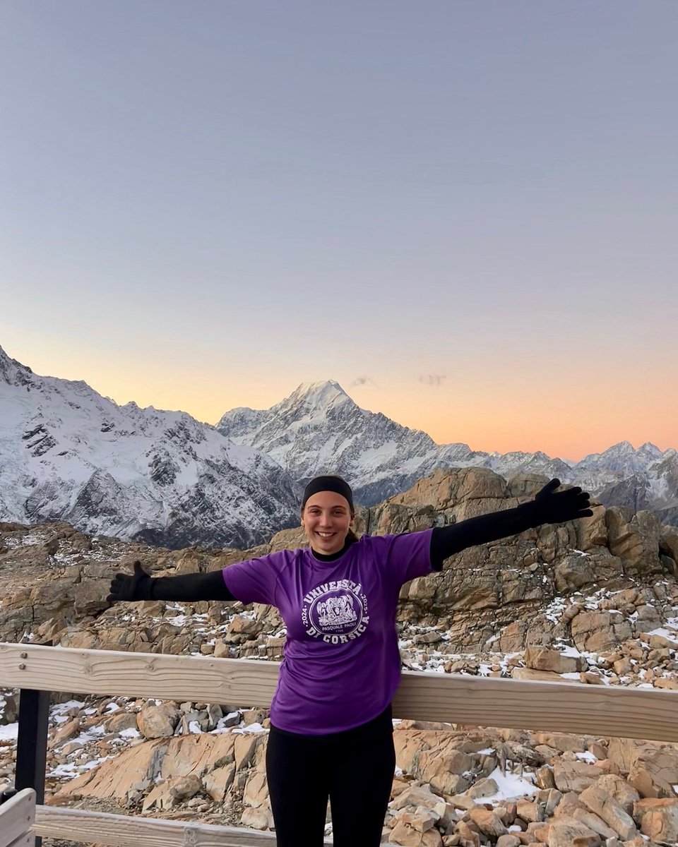 [👕 𝗜𝗔𝗘 𝗜𝗡 𝗚𝗜𝗥𝗨 🇳🇿]

Glaciers, fjords, et un t-shirt violet face au Mont Cook
Un grand merci à Chloé, étudiante en M1 Management en césure internationale en Nouvelle Zélande depuis Octobre, pour son partage d’expérience ! 

#IAEINGIRU Plus qu’un t-shirt, un esprit 💜🚀