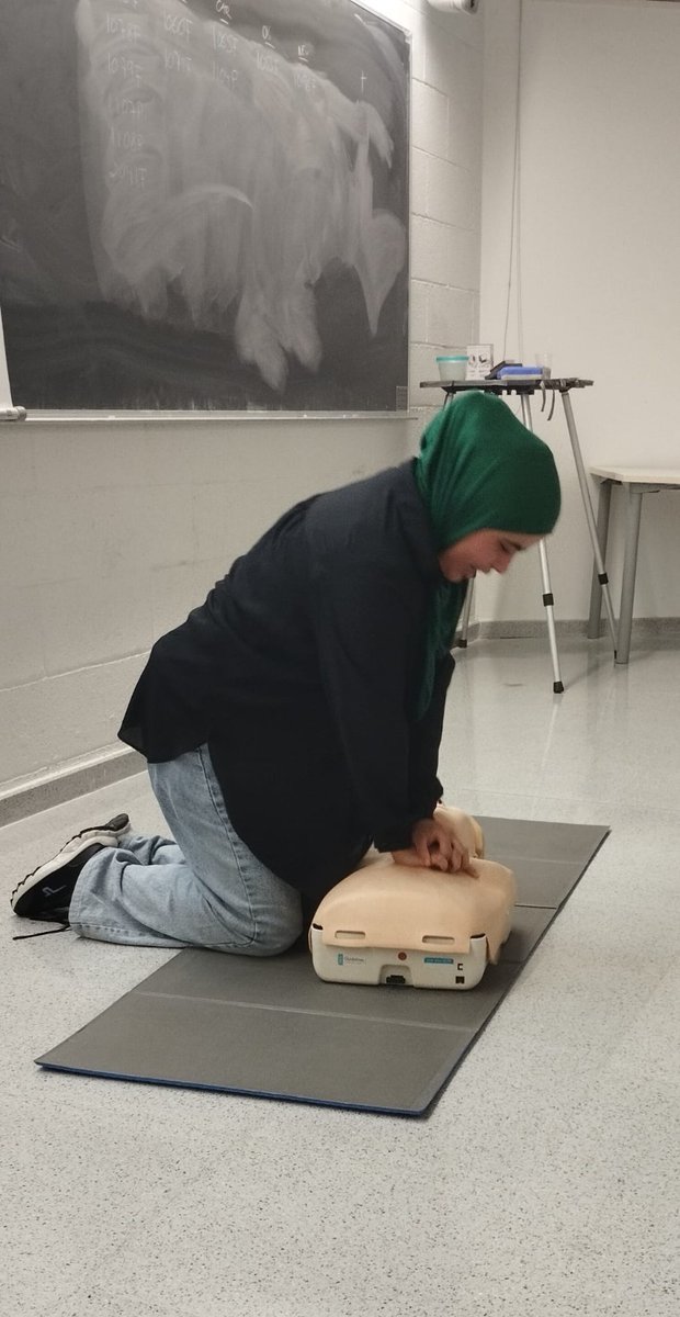 Centre de Formació i Innovació en Simulació (@simulaciourv) on Twitter photo 🚨 FORMACIÓ REALITZADA EN SVB + DEA! 💓⚡
📣 El CFIS ha organitzat una nova edició del curs de Suport Vital Bàsic i ús del Desfibril·lador Extern Automàtic (SVB + DEA) 🏥, adreçat a l’alumnat de la comunitat URV 🎓.
<a href="/universitatURV/">Universitat Rovira i Virgili</a>
<a href="/fundacioURV/">Fundació URV</a>
<a href="/Dipta_cat/">Diputació de Tarragona</a>
<a href="/URVmedicina/">Facultat de Medicina i Ciències de la Salut</a> 🚨 FORMACIÓ REALITZADA EN SVB + DEA! 💓⚡
📣 El CFIS ha organitzat una nova edició del curs de Suport Vital Bàsic i ús del Desfibril·lador Extern Automàtic (SVB + DEA) 🏥, adreçat a l’alumnat de la comunitat URV 🎓.
<a href="/universitatURV/">Universitat Rovira i Virgili</a>
<a href="/fundacioURV/">Fundació URV</a>
<a href="/Dipta_cat/">Diputació de Tarragona</a>
<a href="/URVmedicina/">Facultat de Medicina i Ciències de la Salut</a>