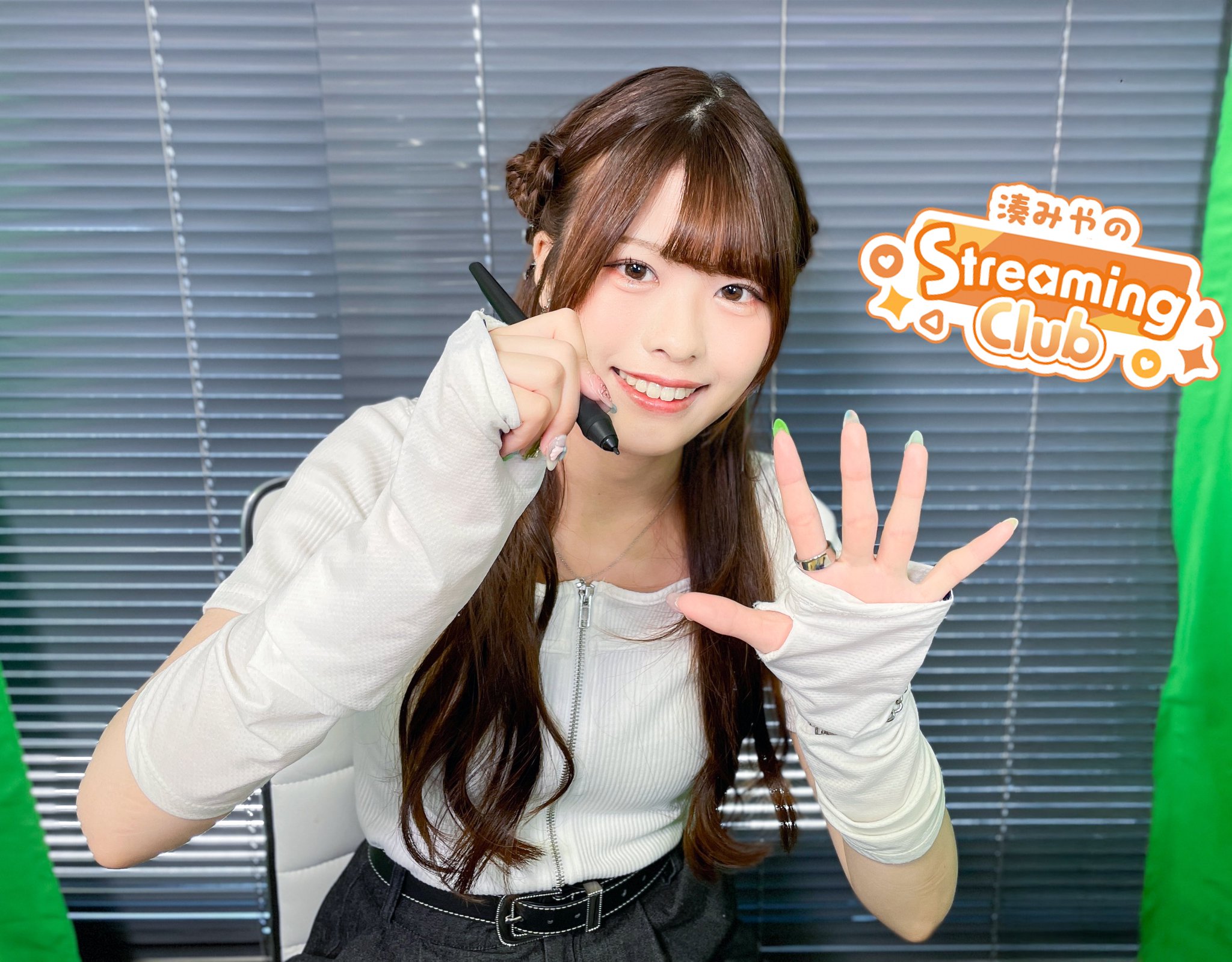 GsBZTrkbEAAhE-G.jpg:large