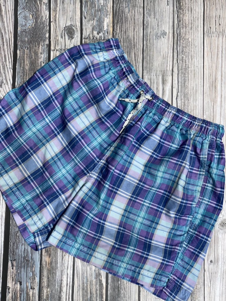 ceraliza's tweet image. I sell cute asf shorts for both male and female at 7k flat price. Sizes ranges from small-2xl.
Location: Lagos
WhatsApp to order: wa.me/2348061304200