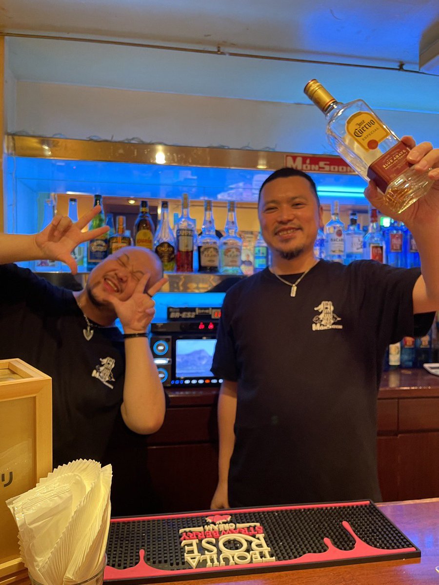 水曜のモンスーン、オープンしました！
毎日たくさんのお客様にお越しいただき、ありがとうございます。

残り営業日、今日含めあと４日。

最終営業日まで「焼酎飲み放題3,500円」スタートからとさせていただきます🙇‍♂️

今夜は
たつよし
とろ
でお待ちしております！