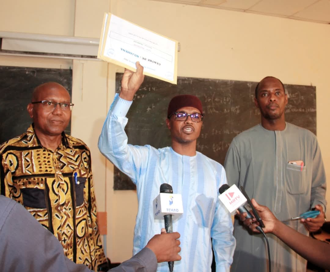 tchadinfos's tweet photo. Le Directeur Général de l’Autorité de l’Aviation Civile (#ADAC), Brahim Guihini Dadi, a officiellement lancé ce mercredi 28 mai le concours d’entrée à l’École Africaine de la Météorologie et de l’Aviation Civile (#EAMAC) à l’École Nationale Supérieure des Travaux Publics (ENSTP), en présence de ses collaborateurs et des 106 candidats.
#Tchad 🇹🇩