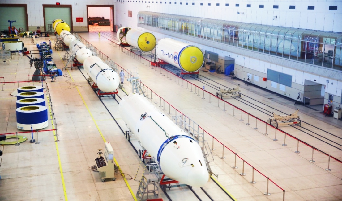 Long March-2F Y22 rocket has entered the final assembly and testing phase. It is scheduled to be completed in September this year for the subsequent launch mission of the Shenzhou spacecraft. Source:m.weibo.cn/status/PtgX2lH…