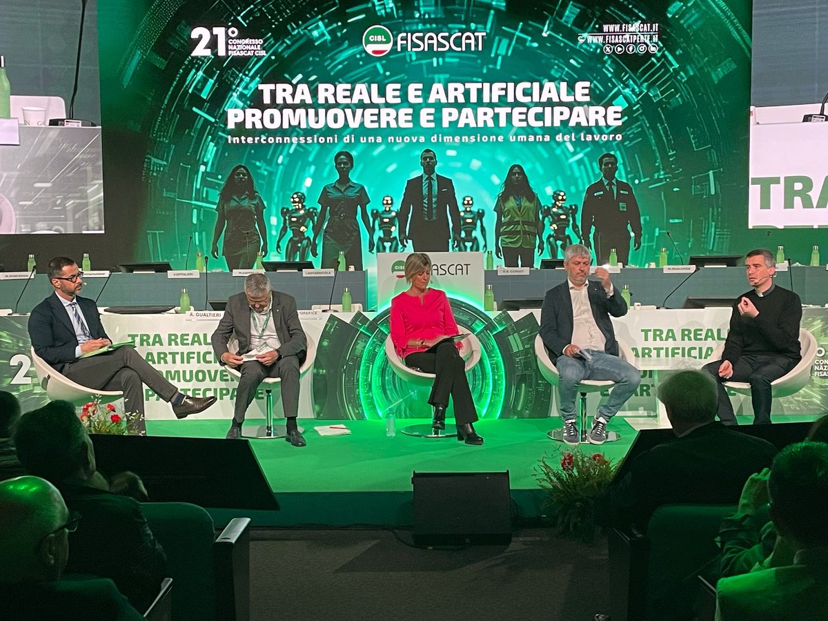 FisascatCisl75's tweet photo. 🟢 #28maggio Seconda giornata di lavori per il #XXICongresso Nazionale #FisascatCisl. Il dibattito congressuale riparte dalla tavola rotonda sul tema “L’intelligenza artificiale, la persona e il lavoro”, moderata dalla giornalista Rai @BistiValentina. Relatori #MarcoPeruzzi, don #AlessandroPicchiarelli, @MattiaPirulli e @DavideGuarini.