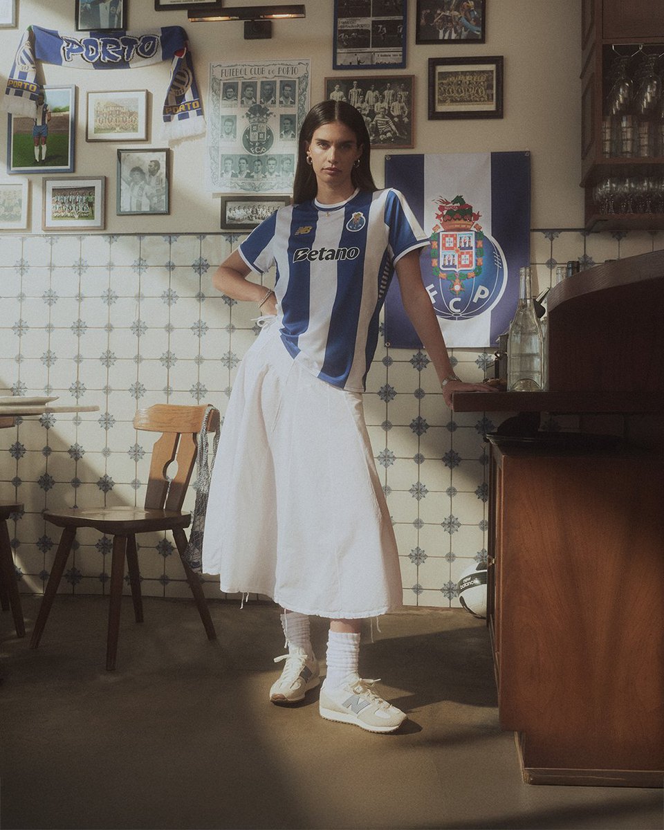 FCPorto's tweet photo. Sara Sampaio: quem é a modelo que dá a cara pelo novo equipamento do FC Porto? 💙

Portuense, portista e supermodelo internacional🙌

Perfil 🔗 https://t.co/a4qcJREX0E

#SeguimosJuntos @NBFootball @SaraSampaio https://t.co/G1nHcO19Sw